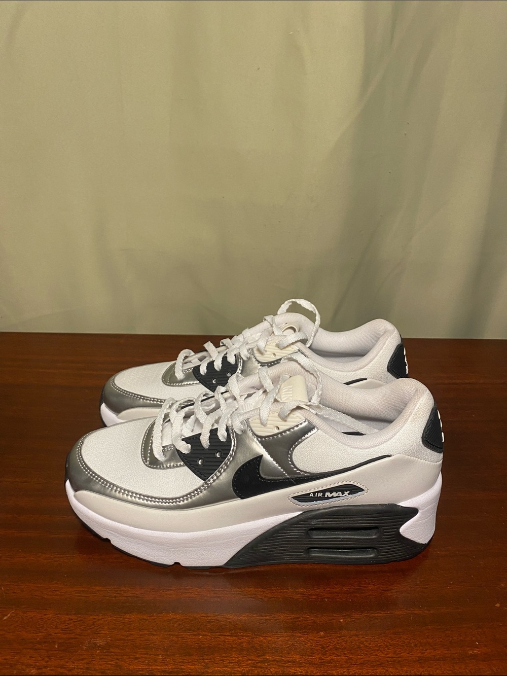 Nike Air Max 90 LV8 Phantom Metallic Silver Black White Women’s 8 - Picture 3 of 8